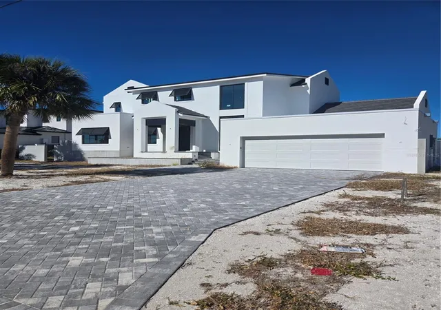 Photo 3 of Sale Pending at 927 Contento St, Sarasota, FL 34242 | MLS# A4691441 | Listing updated on 2026-08-13