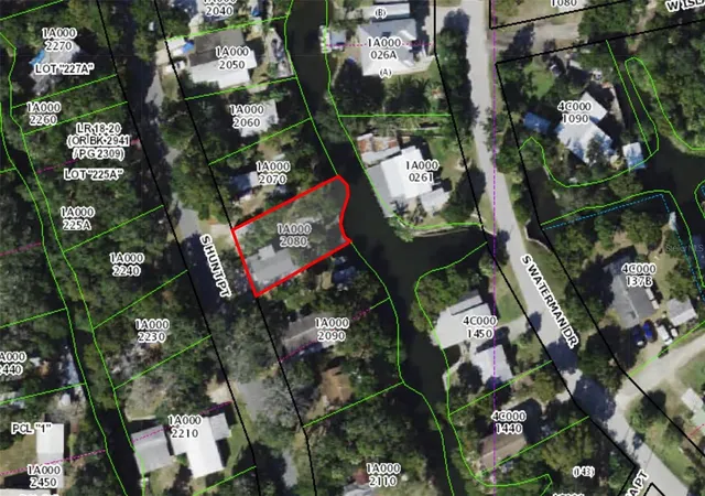 2nd image of 2215 S Hunt Pt, Crystal River, FL 34429 | MLS# W7885215