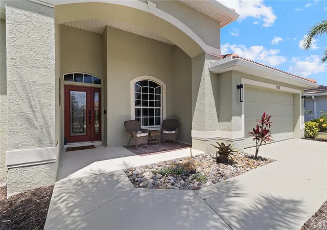 Homes for sale in North Port, FL | 2725 Royal Palm Dr, North Port, FL 34288 | MLS# C7525370