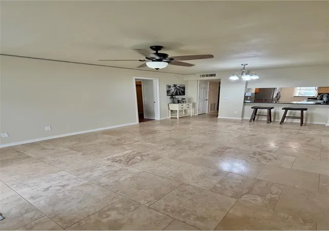 Listing Photo 5 - Condo for sale in building located at 3815 N Oak Dr, Tampa, FL 33611 - Unit #G71