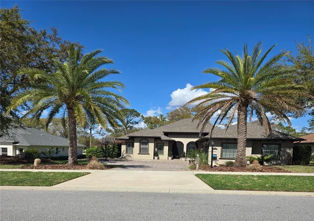 1st image of 5084 Greens Dr, Lady Lake, FL 32159 | MLS# A4691465