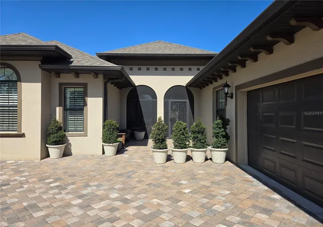4th image of 5084 Greens Dr, Lady Lake, FL 32159 | MLS# A4691465