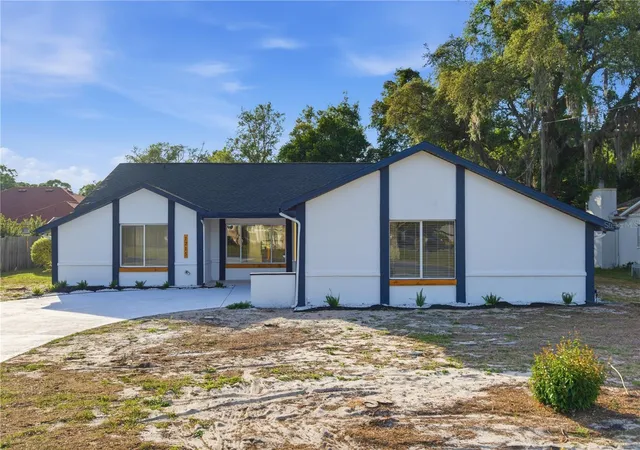 Photo 4 of Single family home for sale at 1215 Waterfall Dr, Spring Hill, FL 34608 | MLS# TB8501932 | Listing updated on 2026-09-22