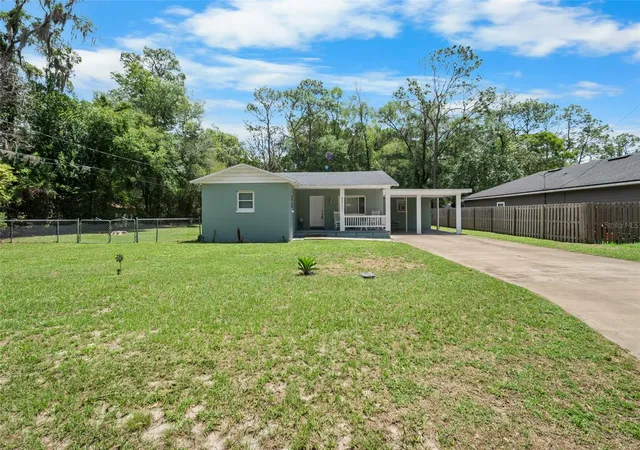 3rd image of 4323 Nw 12Th Ter, Gainesville, FL 32609 | MLS# OM723588