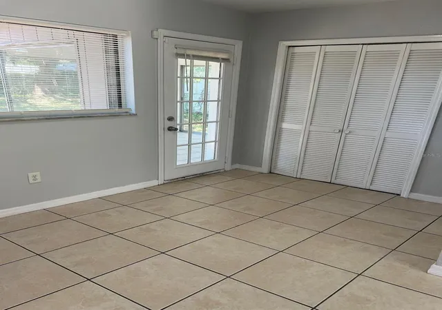 Photo 3 of Single family home for sale at 1427 Pleasant Pl, Lakeland, FL 33801 | MLS# TB8501958 | Listing updated on 2026-10-05