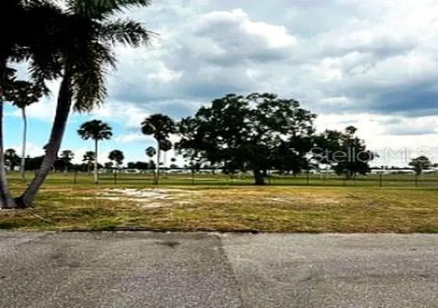 2nd image of 4900 3rd A St E #613, Bradenton, FL 34203 | MLS# A4691483