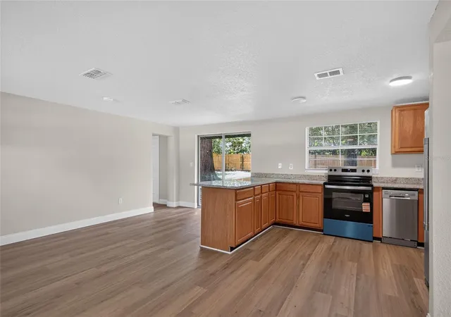 Photo 3 of Single family home for sale at 26356 Rolling Acres Dr, Brooksville, FL 34602 | MLS# TB8501974 | Listing updated on 2026-09-29
