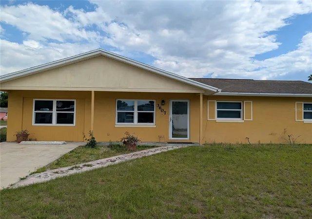 Photo 1 of Single family home for sale at 3607 Briarcliff Way, Mims, FL 32754 | MLS# O6402467 | Listing updated on 2026-10-06