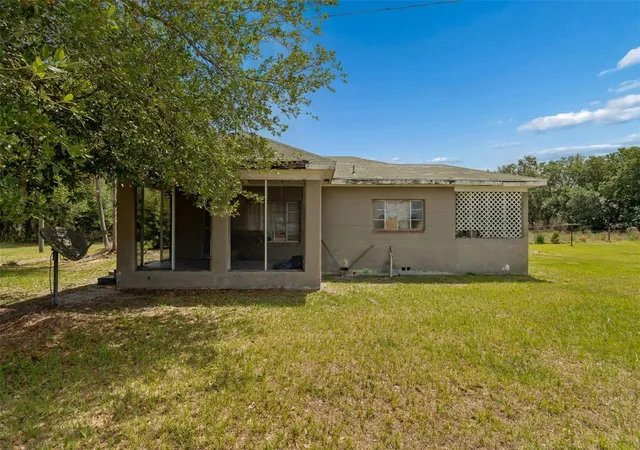 Photo 1 of Single family home for sale at 2413 Ed Brown Ln, Plant City, FL 33567 | MLS# TB8502003 | Listing updated on 2026-05-05
