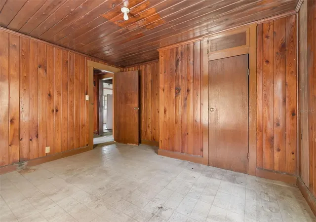 Photo 4 of Single family home for sale at 2413 Ed Brown Ln, Plant City, FL 33567 | MLS# TB8502003 | Listing updated on 2026-05-05