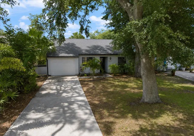 2nd image of 19595 Kapok Ct, Port Charlotte, FL 33952 | MLS# A4691503