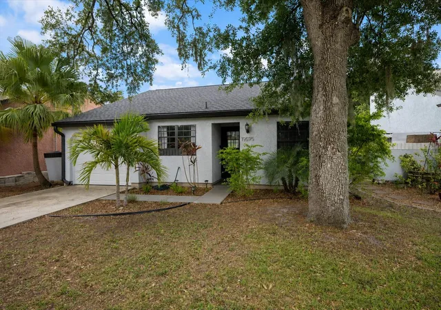 3rd image of 19595 Kapok Ct, Port Charlotte, FL 33952 | MLS# A4691503