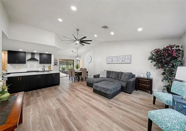 Photo 2 of Single family home for sale at 11325 Glenmont Dr, Tampa, FL 33635 | MLS# TB8502029 | Listing updated on 2026-06-14