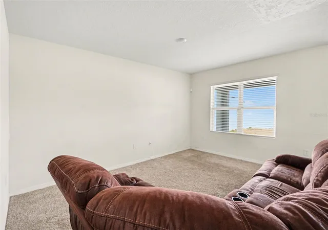 4th image of 693 Squires Grove Dr, Winter Haven, FL 33880 | MLS# TB8502032