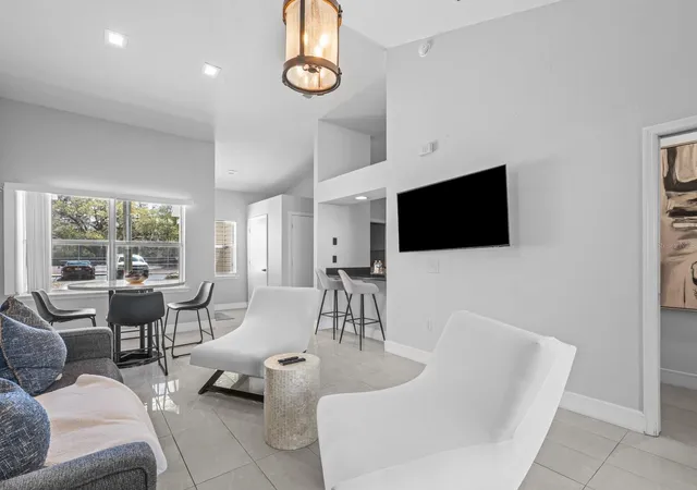 4th image of 4700 Sw Archer Rd #2, Gainesville, FL 32608 | MLS# GC539826