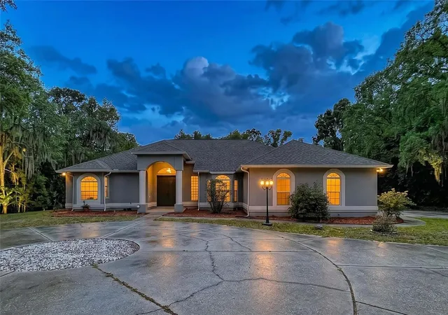 Photo 1 of Single family home for sale at 464 E Liberty St, Hernando, FL 34442 | MLS# W7885227 | Listing updated on 2026-08-23