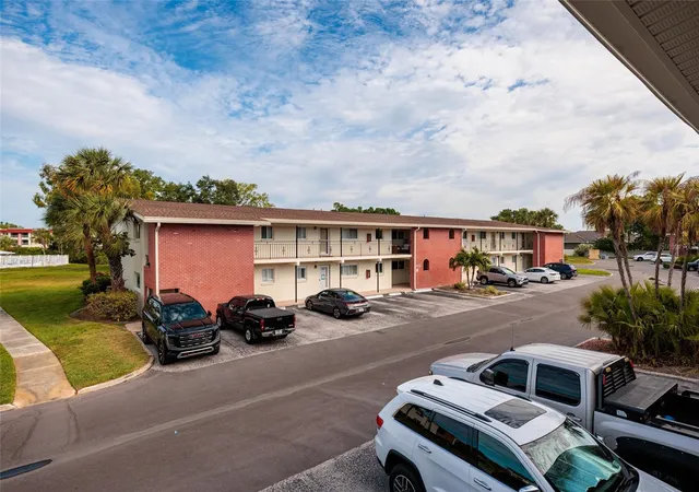 Homes for sale in ST PETERSBURG, FL | 4550 Overlook Dr Ne, ST PETERSBURG, FL 33703