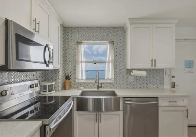 5th image of 1270 Gulf Blvd #1202, Clearwater Beach, FL 33767 | MLS# TB8502052