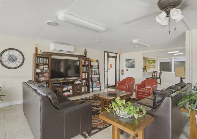 2nd image of 1270 Gulf Blvd, CLEARWATER BEACH, FL 33767