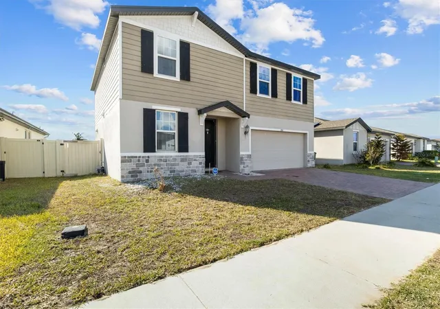 Photo 2 of Single family home for sale at 884 Cambridge Dr, Winter Haven, FL 33881 | MLS# TB8502061 | Listing updated on 2026-09-03