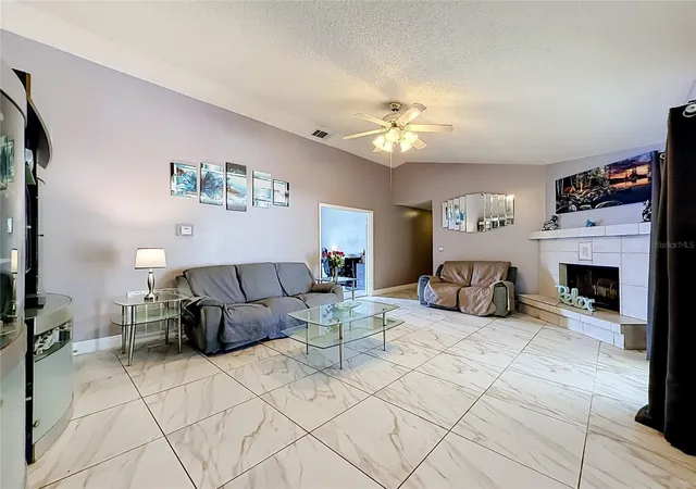 Photo 4 of Single family home for sale at 1406 Kingston Way, Kissimmee, FL 34744 | MLS# R4911151 | Listing updated on 2026-09-13