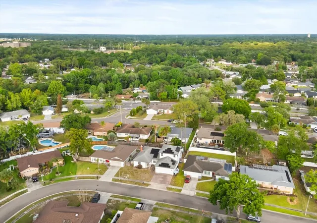 Photo 3 of Single family home for sale at 621 Prairie Ln, Altamonte Springs, FL 32714 | MLS# O6402532 | Listing updated on 2026-10-07