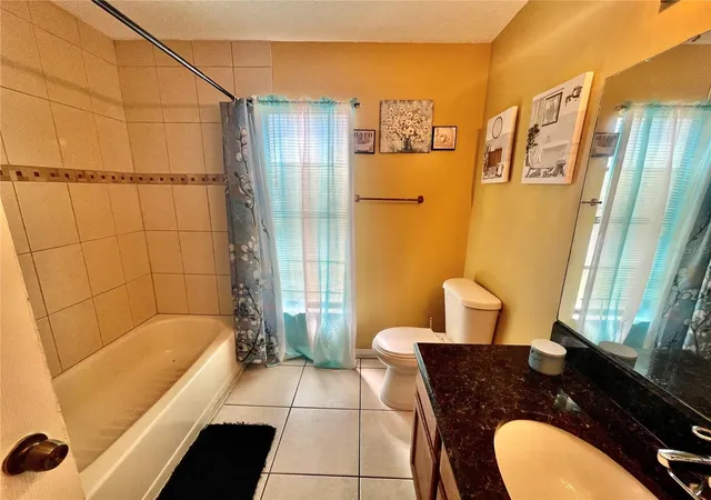 Photo 3 of Single family home for sale at 3050 Golden Rock Dr, Orlando, FL 32818 | MLS# O6402581 | Listing updated on 2026-09-02