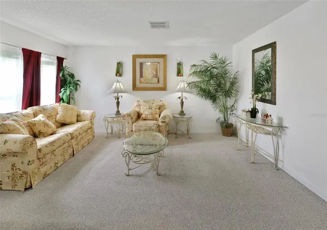 Photo 4 of Single family home for sale at 16816 Rising Star Dr, Clermont, FL 34714 | MLS# R4911154 | Listing updated on 2026-08-31