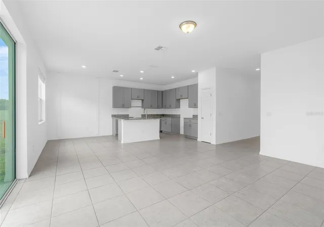 Photo 3 of Single family home for sale at 663 Fairview Ave, Haines City, FL 33844 | MLS# O6402618 | Listing updated on 2026-09-22