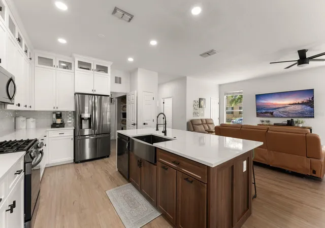image of 611 Brookfield Ter, Deland, FL 32724 | MLS# O6402619