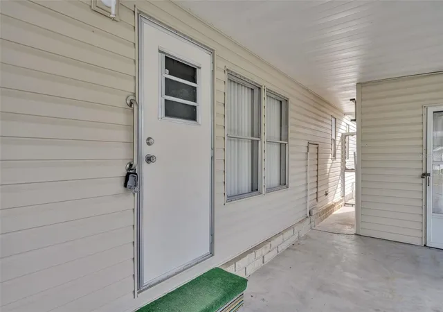 Photo 2 of Manufactured home for sale at 53 Kono Cir, Leesburg, FL 34788 | MLS# G5111614 | Listing updated on 2026-05-01