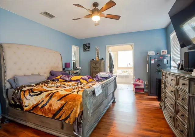 Photo 4 of Single family home for sale at 1400 Bent Oaks Blvd, Deland, FL 32724 | MLS# O6402631 | Listing updated on 2026-09-30