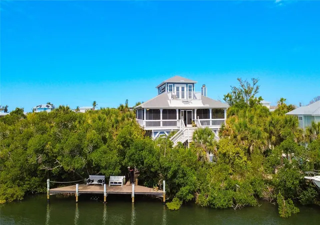 Photo 2 of Single family home for sale at 39 Bayshore Cir, Placida, FL 33946 | MLS# TB8502162 | Listing updated on 2026-10-17