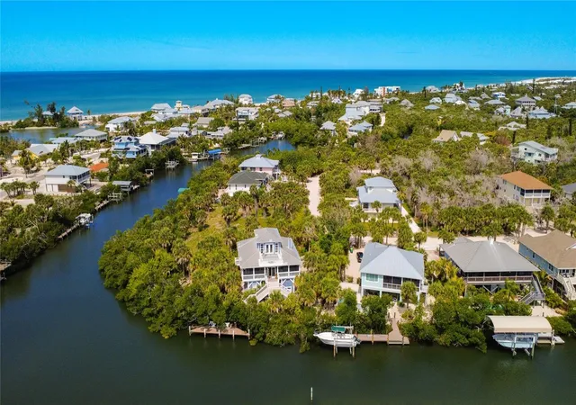Photo 3 of Single family home for sale at 39 Bayshore Cir, Placida, FL 33946 | MLS# TB8502162 | Listing updated on 2026-10-17