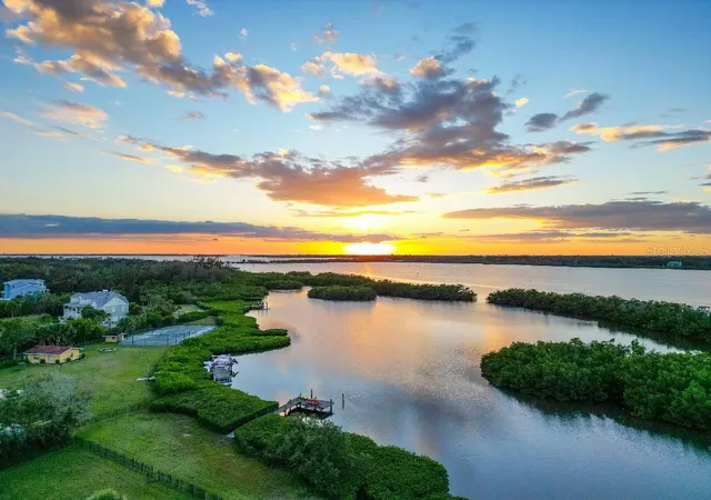 2nd image of 6511 Bayshore Rd, Palmetto, FL 34221 | MLS# TB8502169
