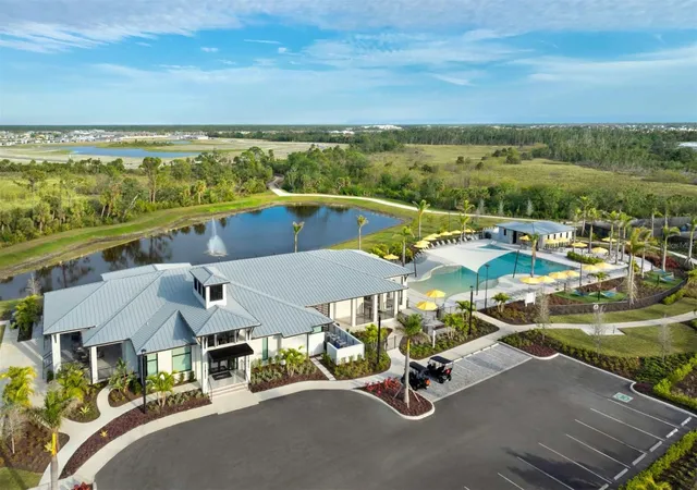 3rd image of 12024 Ethos Ct, Venice, FL 34293 | MLS# TB8502171