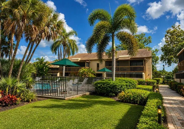 Photo 1 of Condo for sale at 3033 Willow Green #10, Sarasota, FL 34235 | MLS# A4691560 | Listing updated on 2026-09-14
