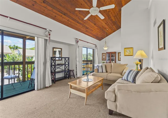 Listing Photo 4 - Condo for sale in building located at 3033 Willow Grn, SARASOTA, FL 34239 - Unit #10