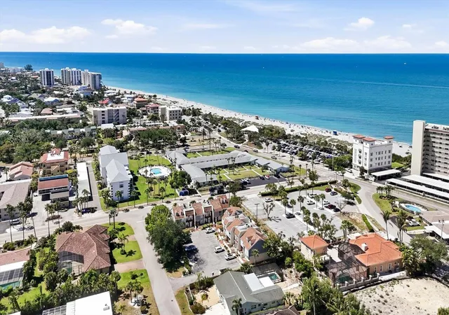 Photo 3 of Townhouse for sale at 744 Cadiz Rd #8, Venice, FL 34285 | MLS# A4691561 | Listing updated on 2026-09-13