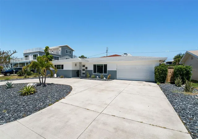 Photo 1 of Single family home for sale at 2671 W Bay Isle Dr Se, Saint Petersburg, FL 33705 | MLS# TB8502184 | Listing updated on 2026-09-28
