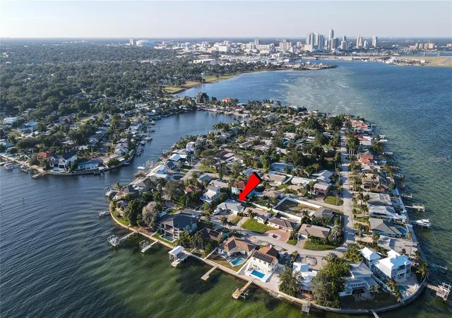 Photo 2 of Single family home for sale at 2671 W Bay Isle Dr Se, Saint Petersburg, FL 33705 | MLS# TB8502184 | Listing updated on 2026-09-28