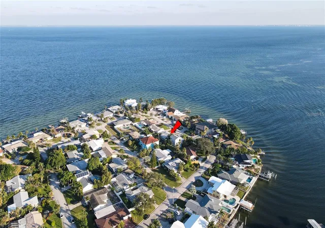 Photo 3 of Single family home for sale at 2671 W Bay Isle Dr Se, Saint Petersburg, FL 33705 | MLS# TB8502184 | Listing updated on 2026-09-28