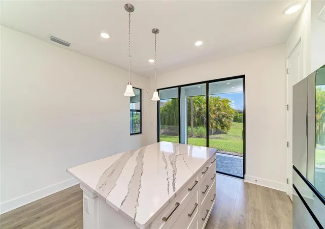 Homes for sale in Bradenton, FL | 5290 Barnett Cir, Bradenton, FL 34211 | MLS# A4691563