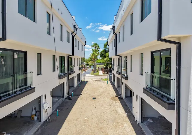 4th image of 310 W Columbus Dr #7, Tampa, FL 33602 | MLS# TB8502200