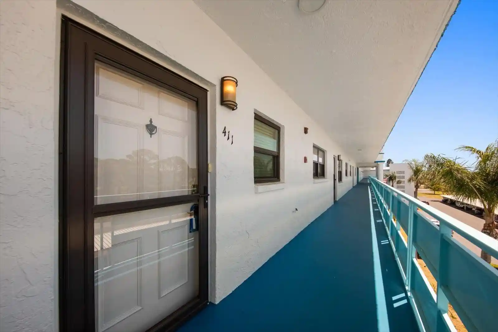 Listing Photo 2 - Condo for sale in 5970 80Th St N located at 5970 80Th St N, St. Petersburg, FL 33709 - Unit #411