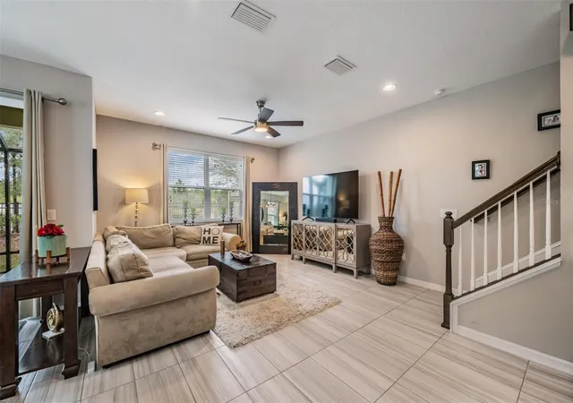 3rd image of 29947 Southwell Ln, Wesley Chapel, FL 33543 | MLS# TB8502227