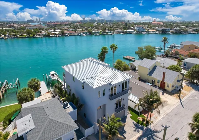 2nd image of 306 Bay Plz, Treasure Island, FL 33706 | MLS# TB8502233