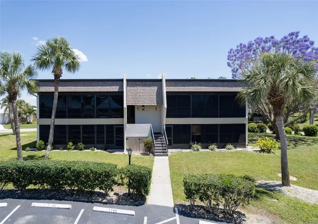 Photo 3 of Condo for sale at 1727 Bonitas Cirs #1718-C, Venice, FL 34293 | MLS# A4691583 | Listing updated on 2026-04-30