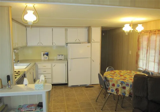 Photo 4 of Manufactured home for sale at 39015 Hillcrest Dr, Zephyrhills, FL 33542 | MLS# TB8502248 | Listing updated on 2026-08-08