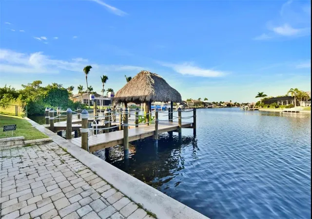 Homes for sale in Cape Coral, FL | 5024 Sw 17Th Avenue, Cape Coral, FL 33914 | MLS# A4691594